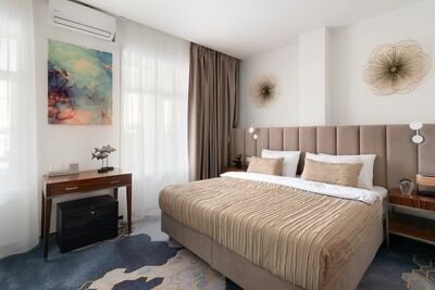 Фотография номера гостиницы V Отель и Руфтоп Лаунж