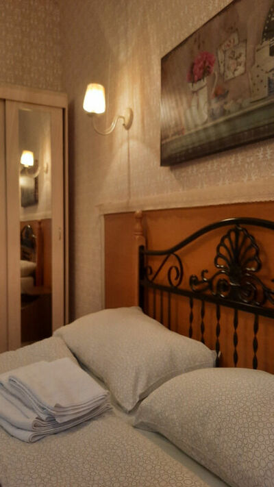 Фотография номера гостиницы Старый кот