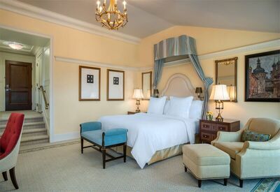 Фотография номера гостиницы Отель Four Seasons Lion Palace